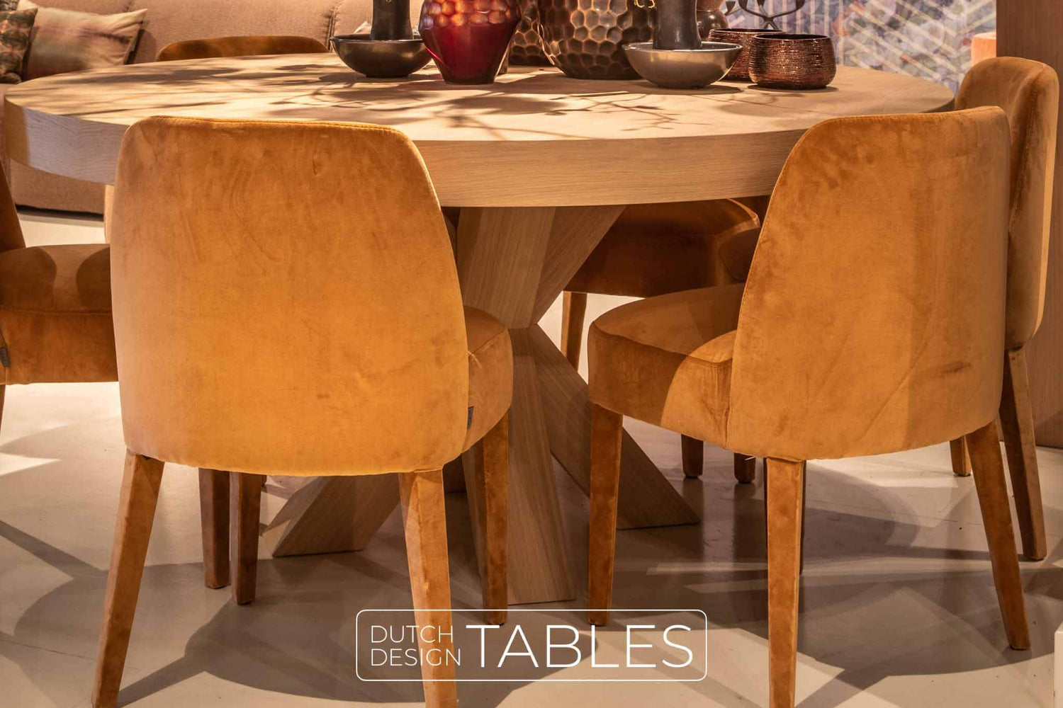 Tafel eiken Keijser en Co Big Top rond kruispoot Dutch Design Tables